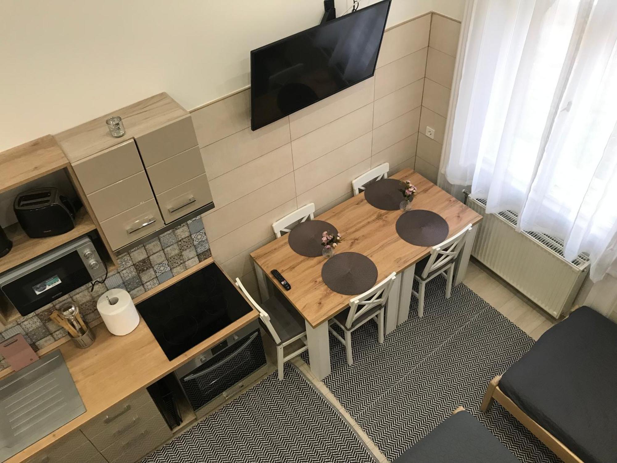 Mora Apartman 2 Kiskunfélegyháza Εξωτερικό φωτογραφία